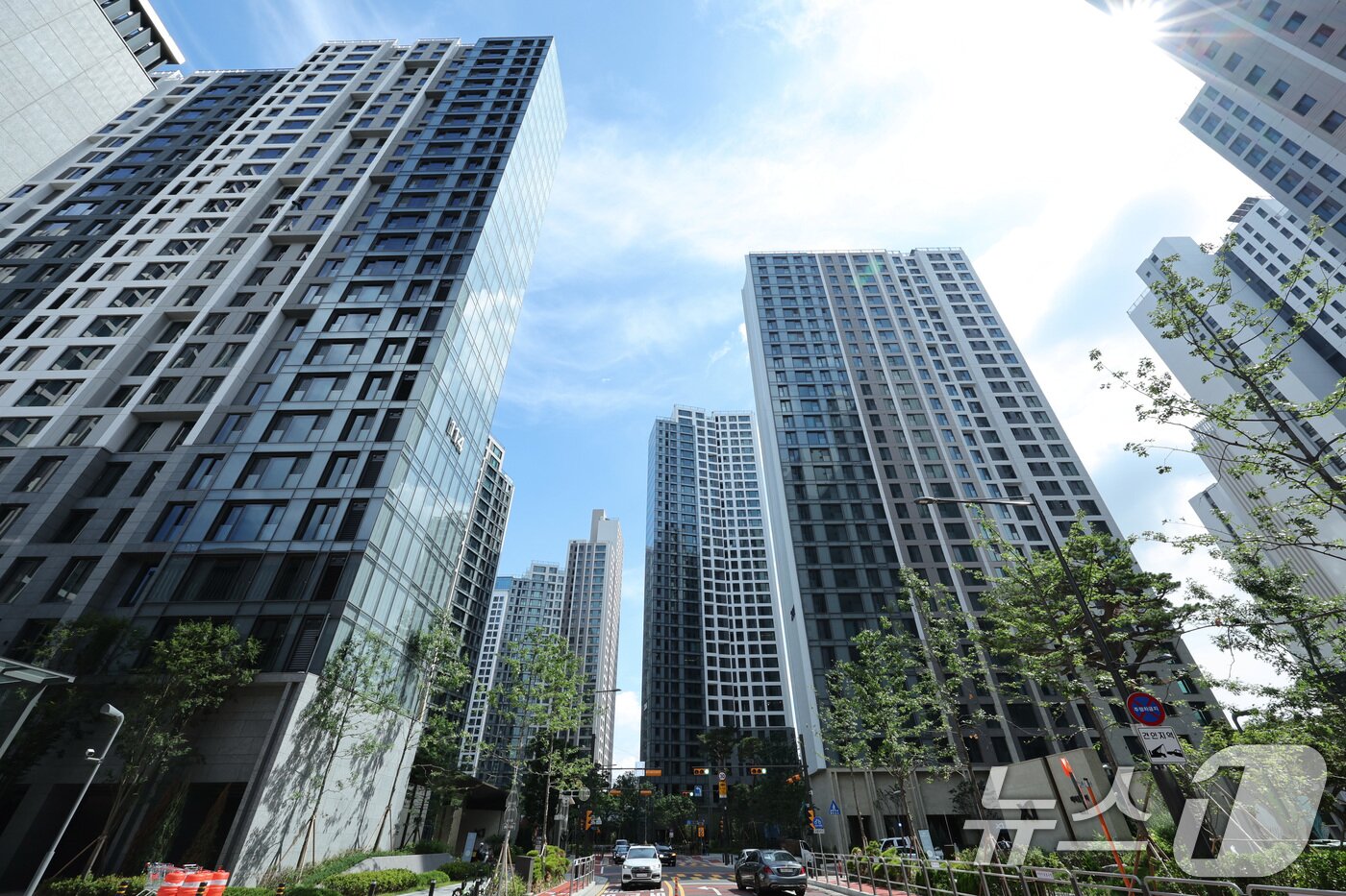 본문 이미지 - 서울 서초구 잠원동 메이플자이 아파트 단지의 모습. 뉴스1 ⓒ News1 신웅수 기자