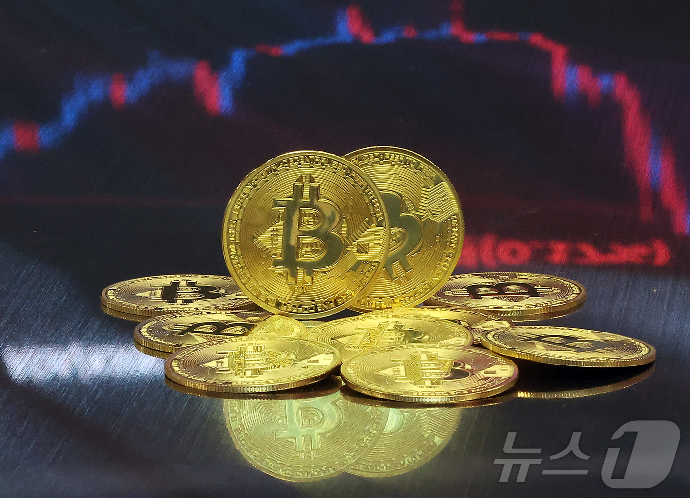 (서울=뉴스1) 김진환 기자 = 비트코인 가격이 12만달러대를 회복했다.22일(현지시간) 미국 가상화폐 거래소 코인베이스에 따르면 미 동부 시간 이날 오후 5시 34분 비트코인 1 …
