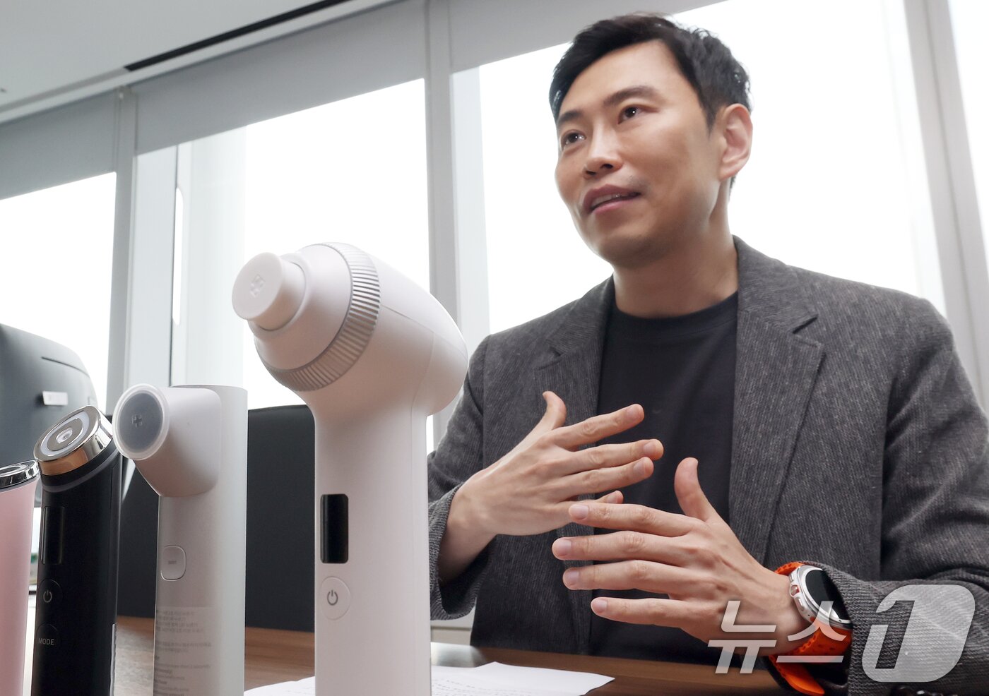 본문 이미지 - 신재하 에이피알 부사장이 23일 서울 송파구 에이피알 본사 집무실에서 뉴스1과 인터뷰를 하고 있다. 2025.7.23/뉴스1 ⓒ News1 오대일 기자