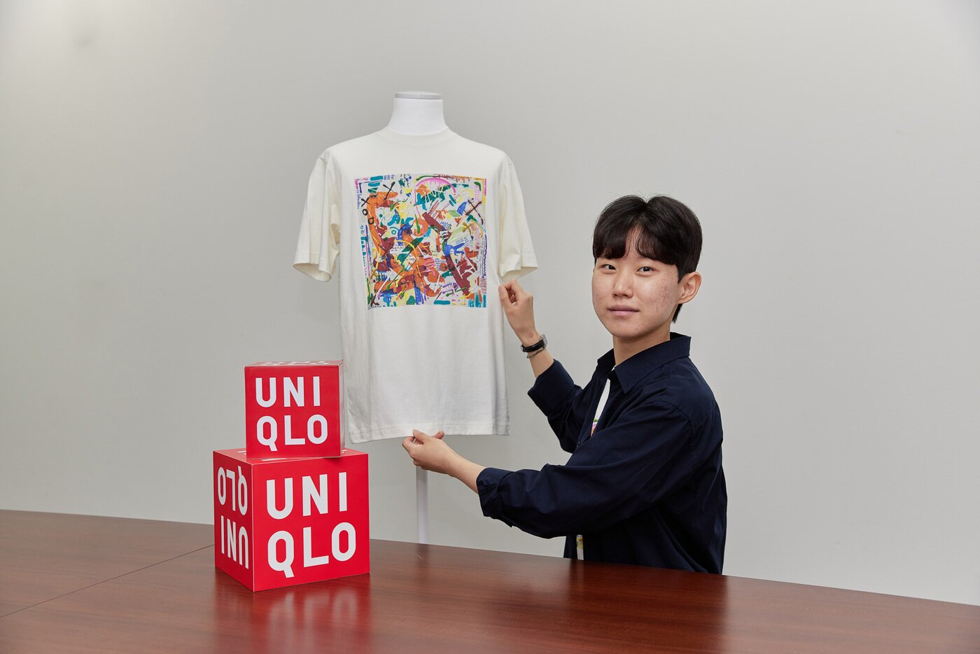 본문 이미지 - 유니클로의 글로벌 티셔츠 디자인 공모전 'UTGP 2025'(UNIQLO T-shirt Grand Prix)에서 '유니클로 어워드'(UNIQLO Award) 수상자 안도은 양.(유니클로제공)