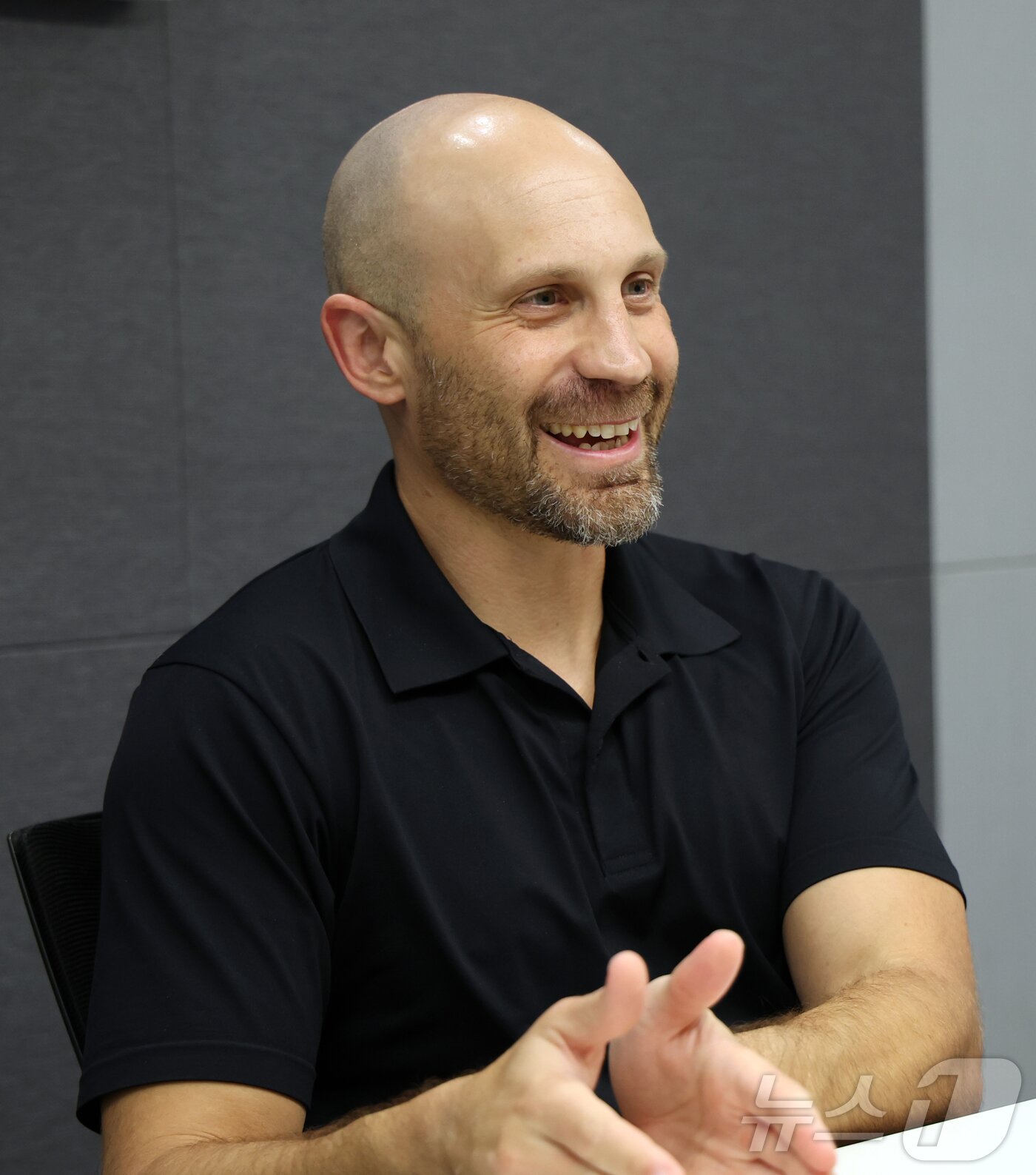 본문 이미지 - 가이 포트 WSC 스포츠 아태 총괄이 23일 경기 성남시 분당구의 한 공유오피스에서 뉴스1과 인터뷰를 하고 있다. ⓒ News1 김영운 기자