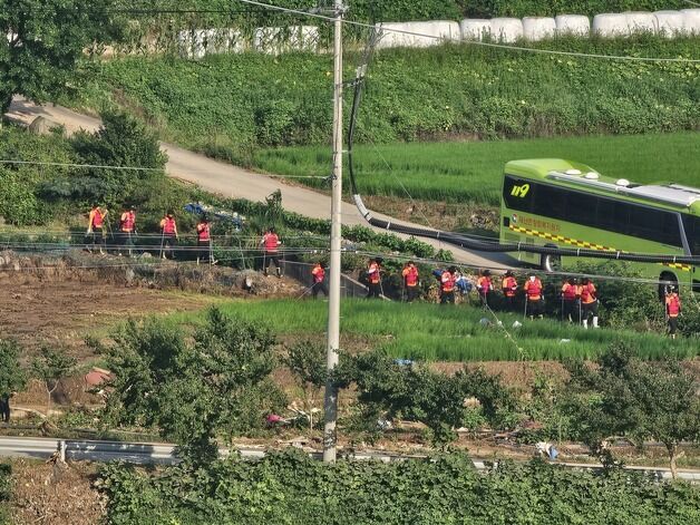 산청 '마지막 실종자' 수색 9일째…폭염·토사 굳음·넓은 범위 난항