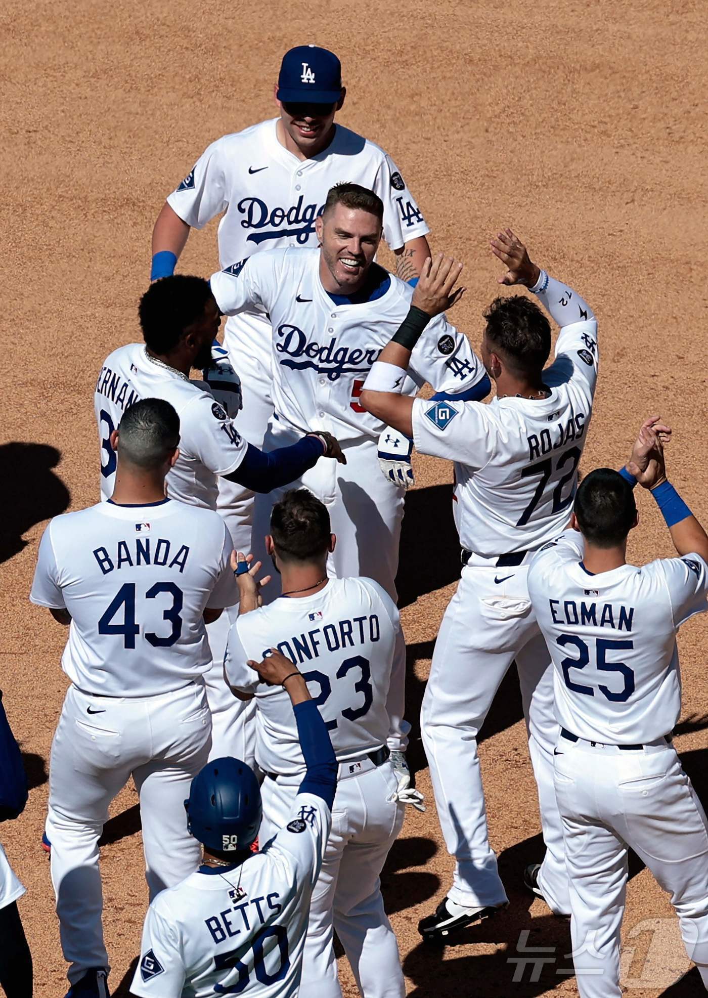 본문 이미지 - 다저스가 프리먼의 끝내기 안타로 미네소타에 역전승을 거뒀다. ⓒ AFP=뉴스1