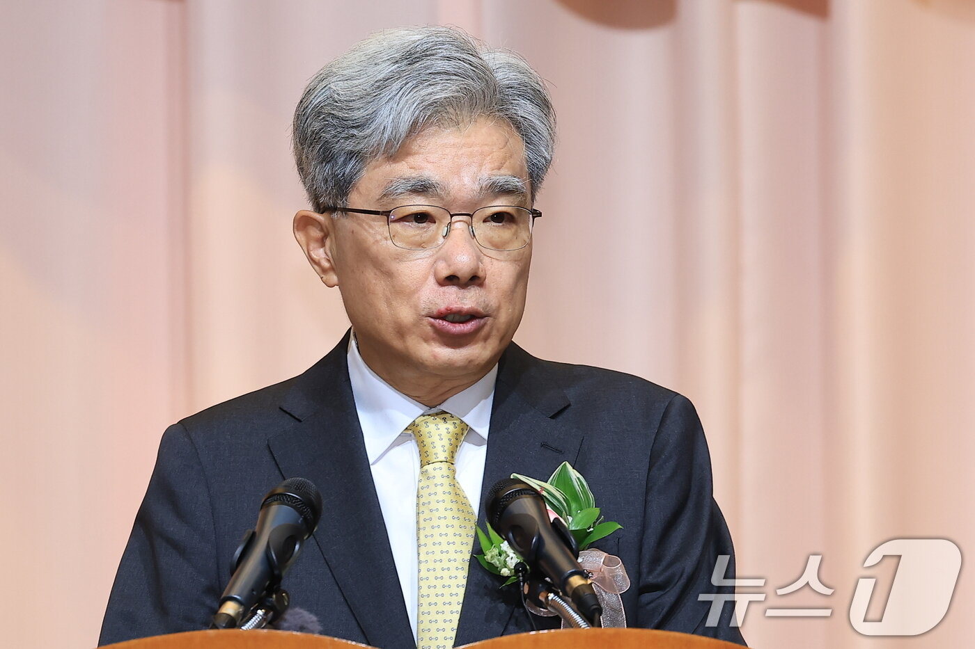 본문 이미지 - 김상환 헌법재판소장이 24일 오전 서울 종로구 재동 헌법재판소에서 열린 취임식에서 취임사를 하고 있다. 2025.7.24/뉴스1 ⓒ News1 박정호 기자