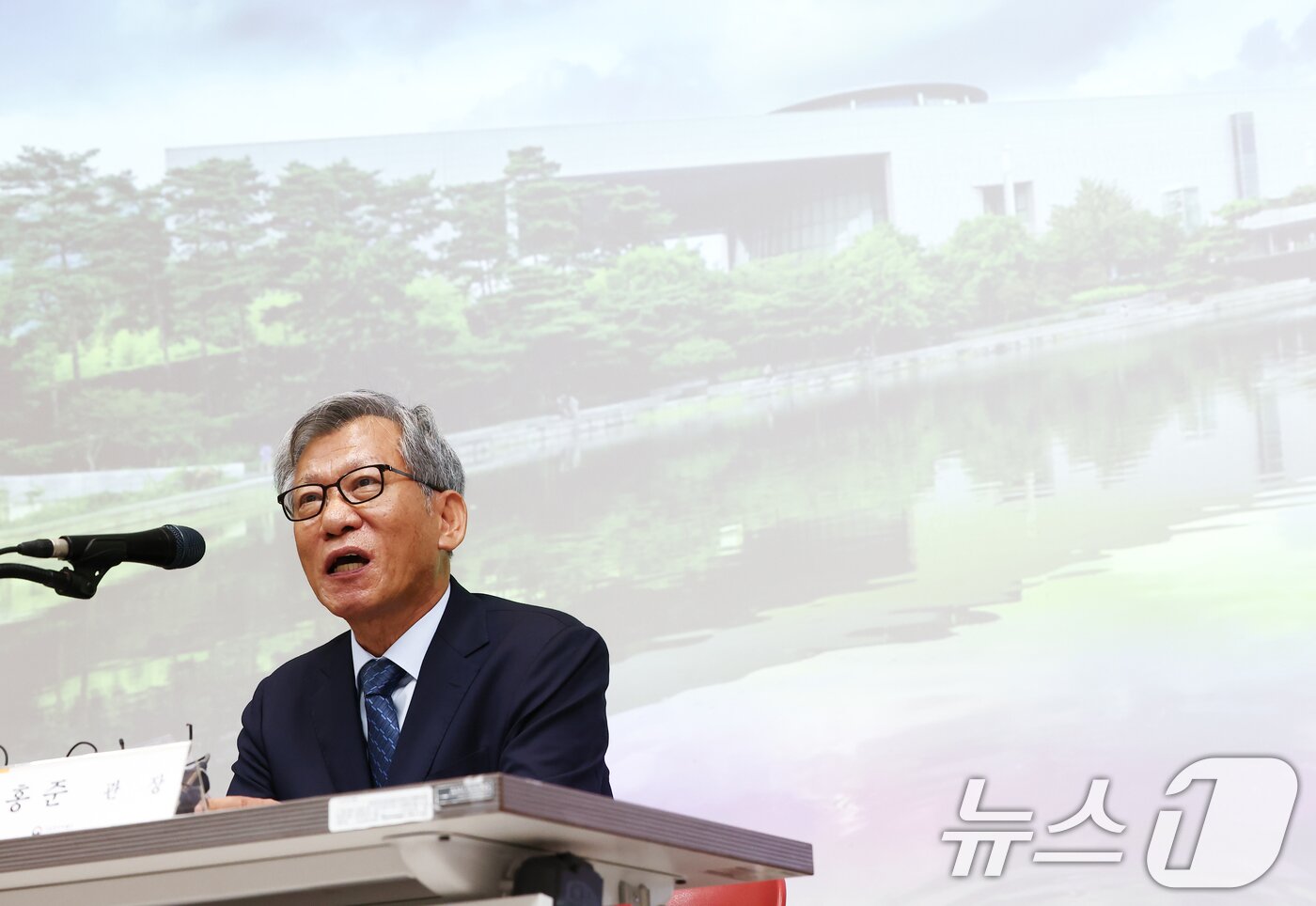 본문 이미지 - 유홍준 국립중앙박물관장이 24일 서울 용산구 국립중앙박물관에서 열린 기자간담회에서 발언하고 있다. 2025.7.24/뉴스1 ⓒ News1 김민지 기자