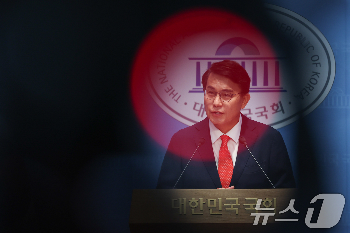 (서울=뉴스1) 안은나 기자 = 윤상현 국민의힘 의원이 24일 서울 여의도 국회 소통관에서 리셋코리아 국민운동본부 발대식 및 토론회 논란 관련 사과 기자회견을 하고 있다. 2025 …