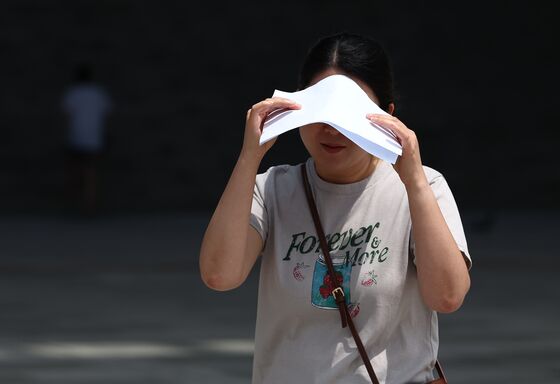 청주 한낮 기온 37도…주말에도 폭염 피해 이어져