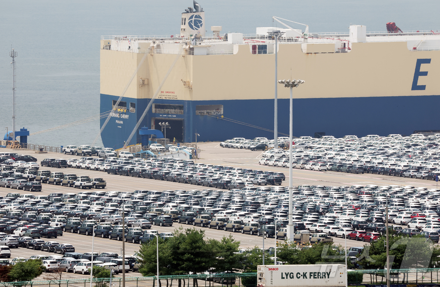 (평택=뉴스1) 김영운 기자 = 한국이 미국의 자동차 관세를 낮추기 위해 대미 투자펀드 조성을 검토 중이라고 블룸버그통신이 24일 보도했다.익명을 요구한 소식통은 하워드 러트닉 미 …