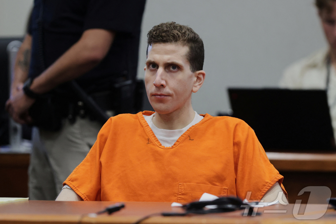 (아이다호 로이터=뉴스1) 윤다정 기자 = 아이다호대학에 재학 중이던 대학생 4명을 살해한 혐의로 기소된 브라이언 코버거(30)가 23일(현지시간) 미국 아이다호주 보이시 에이다카 …