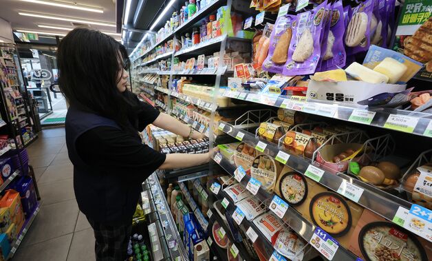 "올 게 왔다" 5인 미만도 근로기준법 적용 급물살…점주 불안감↑