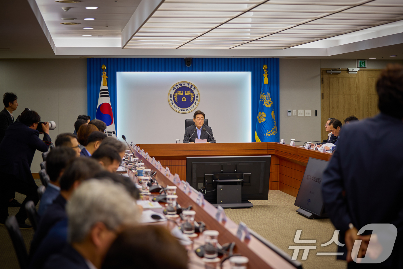 (서울=뉴스1) 허경 기자 = 이재명 대통령이 24일 서울 용산 대통령실 청사에서 열린 제5차 수석보좌관회의에서 발언하고 있다. (대통령실 제공. 재판매 및 DB 금지) 2025. …