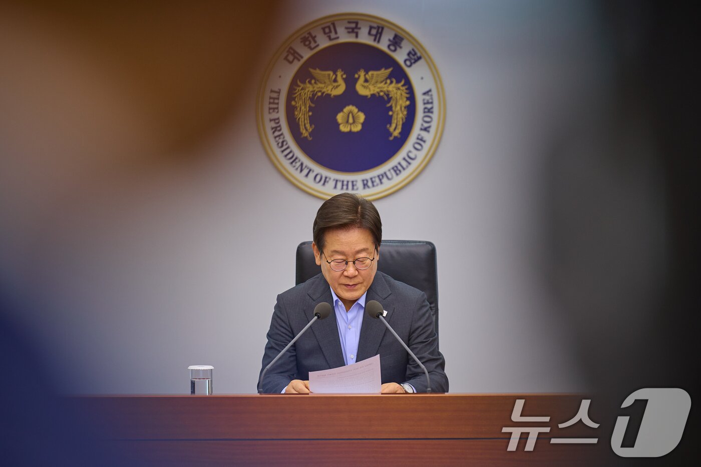 본문 이미지 - 이재명 대통령이 24일 서울 용산 대통령실 청사에서 열린 제5차 수석보좌관회의를 주재하고 있다. (대통령실 제공. 재판매 및 DB 금지) 2025.7.24/뉴스1 ⓒ News1 허경 기자