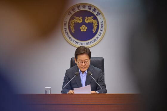 李 '이자 장사' 불호령에 금융권 초긴장…투자·건전성 '두 마리 토끼' 잡을까