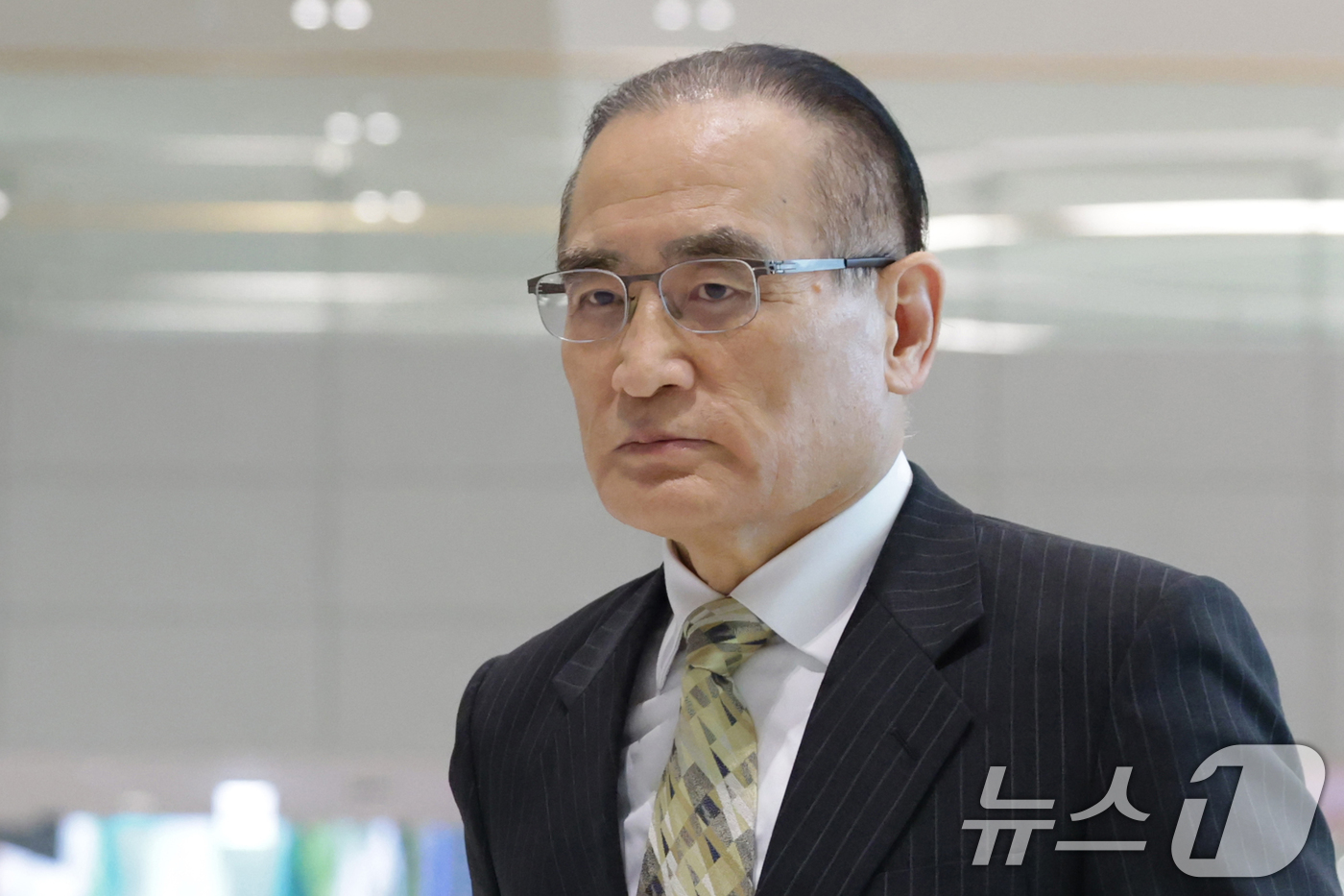 (인천공항=뉴스1) 김명섭 기자 = 위성락 대통령실 국가안보실장이 24일 오후 인천국제공항을 통해 귀국하고 있다.나흘간의 방미 일정을 마친 위성락 대통령실 국가안보실장은 마코 루비 …