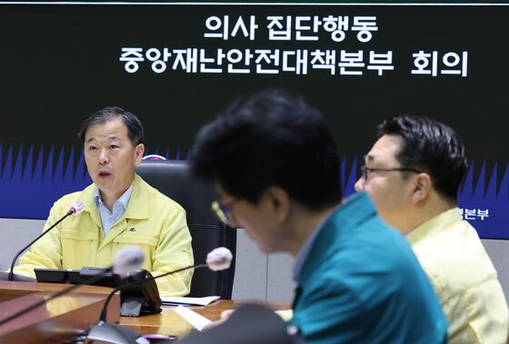 복지차관 "오늘 전공의 수련협의체, 갈등 풀 계기 삼을 것"
