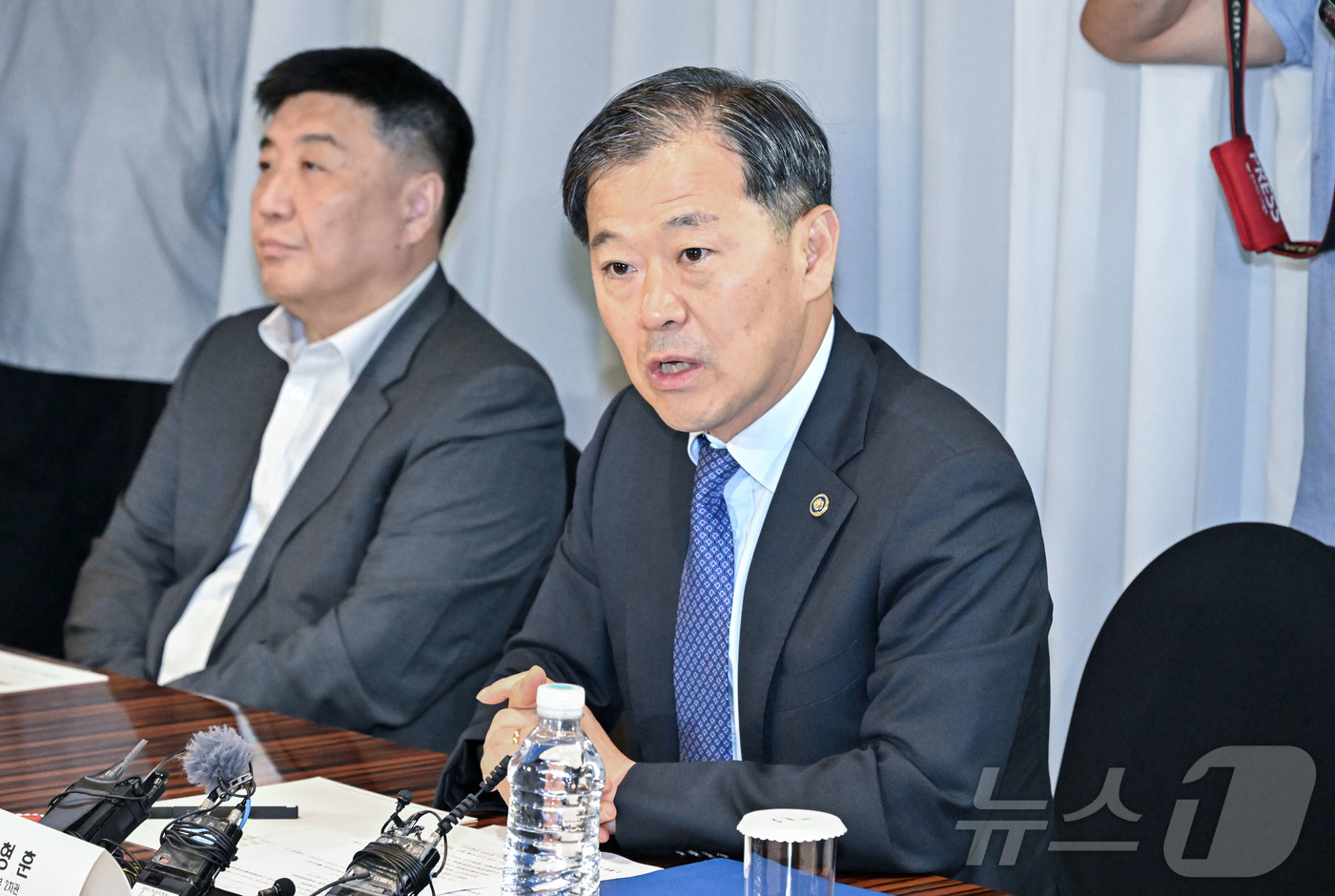 (서울=뉴스1) 오대일 기자 = 25일 오전 서울 중구 더플라자호텔에서 열린 수련협의체 제1차 회의에서 이형훈 보건복지부 제2차관이 모두발언을 하고 있다. (공동취재) 2025.7 …