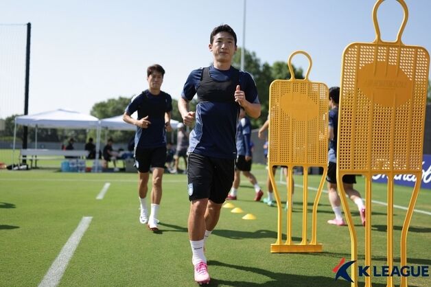 김민우, 울산 떠나 수원으로 이적…4년 만에 복귀