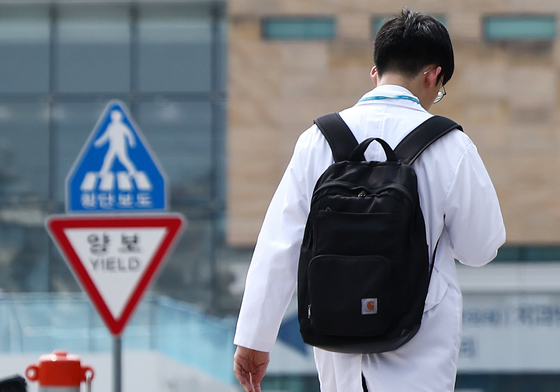 의대 증원에 지역 정착 미지수…의료계 "남을 유인책 더 필요"(종합)