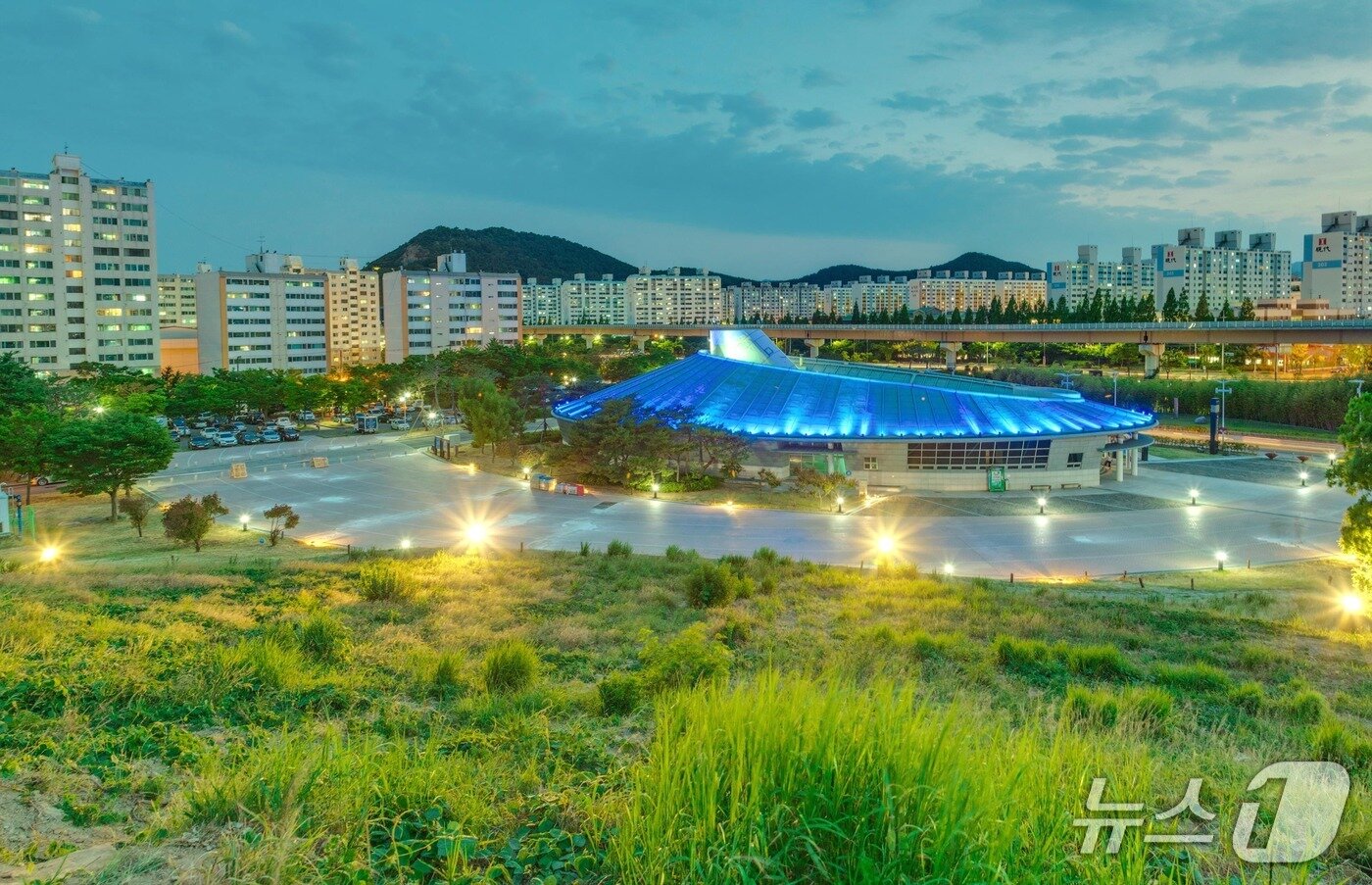 본문 이미지 - 유네스코 세계유산인 김해 대성동 고분군과 대성동고분박물관.&#40;김해시 제공. 재판매 및 DB금지&#41;