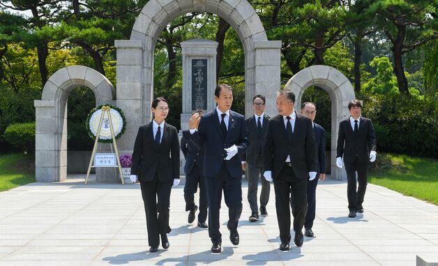권오을, 제3대 보훈부 장관에 취임…"넓고 두터운 정책 펼칠 것"