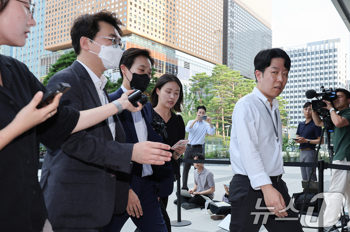 (서울=뉴스1) 신웅수 기자 = 김건희 여사의 이른바 '문고리 3인방' 중 한 명인 정지원 전 대통령실 행정관이 25일 오후 서울 종로구에 마련된 김건희 특검팀(특별검사 민중기) …