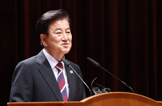 정동영 통일장관 "남북 긴장이 화합·평화 향한 열망 꺾을 수 없어"
