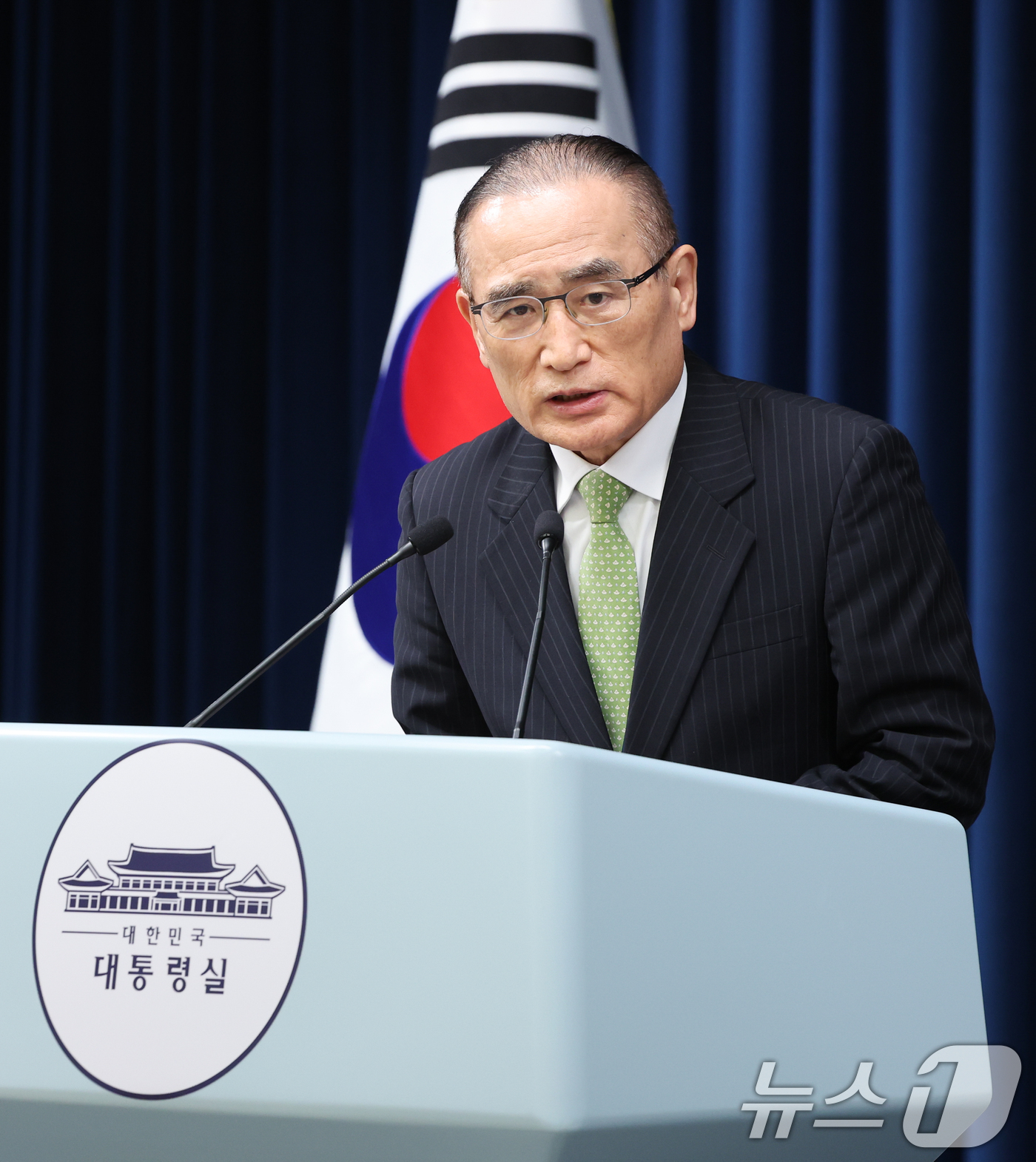 (서울=뉴스1) 허경 기자 = 위성락 국가안보실장이 25일 서울 용산구 대통령실 청사에서 비서실장 주재 통상대책회의 관련 브리핑을 하고 있다. 2025.7.25/뉴스1