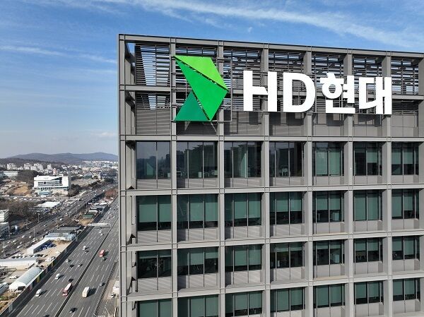 'HD건설기계' 재탄생 앞두고 30%씩 오른 '이 주식'[종목현미경]