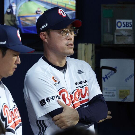 '13구 견제' 불편함 드러낸 조성환 대행…염경엽 감독 "이해는 간다"