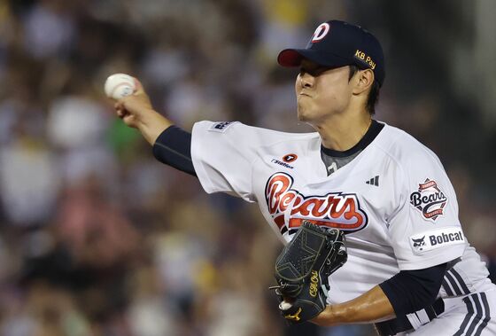 '불펜 전환' 두산 최원준, 6년 만에 홀드 수확…LG전 2이닝 무실점