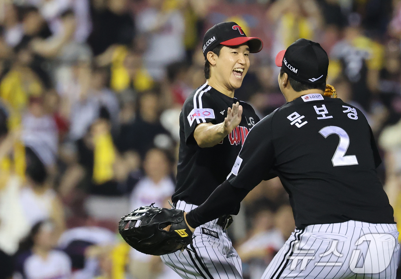 (서울=뉴스1) 오대일 기자 = 25일 서울 송파구 잠실야구장에서 열린 프로야구 '2025 신한 SOL뱅크 KBO 리그' LG 트윈스와 두산 베어스의 경기, 5:6으로 뒤진 두산의 …