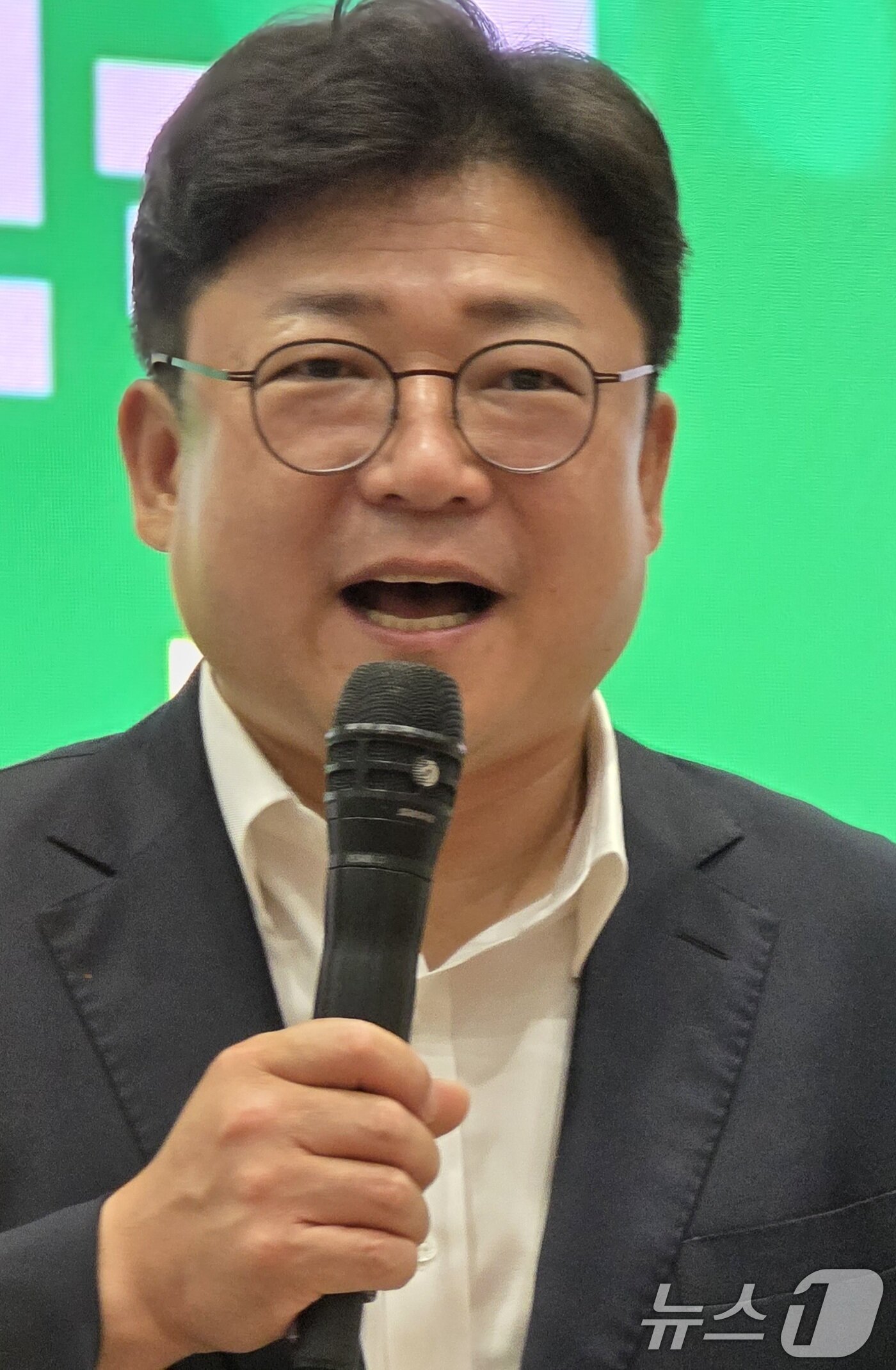 본문 이미지 - 26일 구미코에서 열린 대한민국 펫캉스서 강명구 의원이 인사말을 하고 있다. 펫캉스는 오는 27일까지 열린다. 2025.7.26/뉴스1 ⓒ News1 정우용 기자