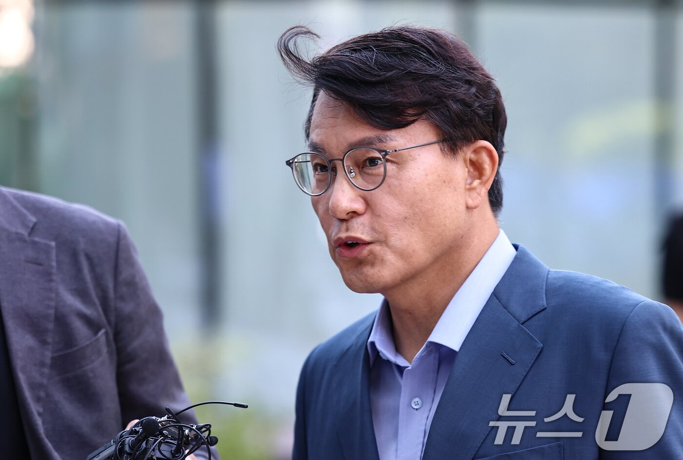 본문 이미지 - 공천 개입 의혹을 받는 윤상현 국민의힘 의원이 27일 서울 종로구에 마련된 김건희 특검팀&#40;특별검사 민중기&#41; 사무실로 조사를 받기 위해 출석하고 있다. 2025.7.27/뉴스1 ⓒ News1 김도우 기자