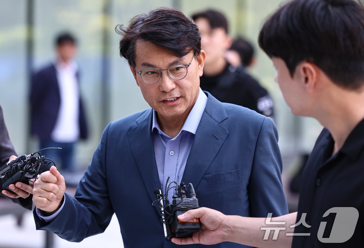 본문 이미지 - 공천 개입 의혹을 받는 윤상현 국민의힘 의원이 27일 서울 종로구에 마련된 김건희 특검팀&#40;특별검사 민중기&#41; 사무실로 조사를 받기 위해 출석하고 있다. 2025.7.27/뉴스1 ⓒ News1 김도우 기자