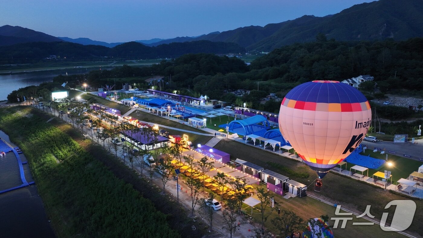 본문 이미지 - ‘여름愛 인제愛 빠지다’ 인제군 여름 축제장 모습.&#40;인제군 제공. 재판매 및 DB금지&#41;/뉴스1