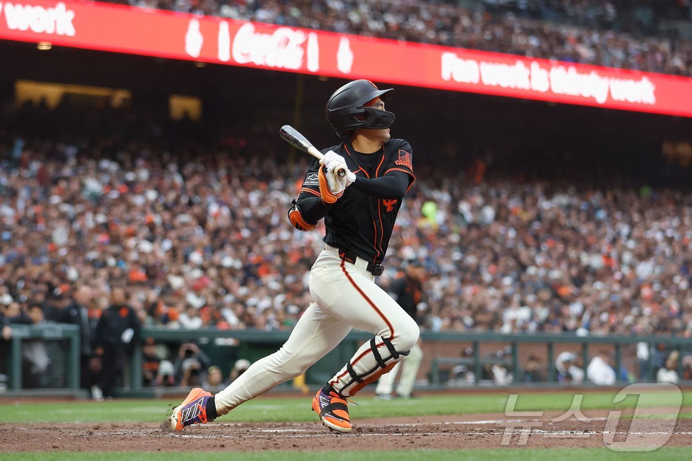 본문 이미지 - 샌프란시스코 자이언츠 이정후가 27일(한국시간) 열린 2025 메이저리그 뉴욕 메츠전에서 3타수 무안타 2볼넷을 기록했다. ⓒ AFP=뉴스1