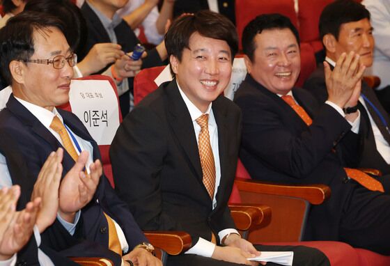 이준석 "어느 때보다 강단있는 선택할 것…비판 넘어 대안 제시해야"