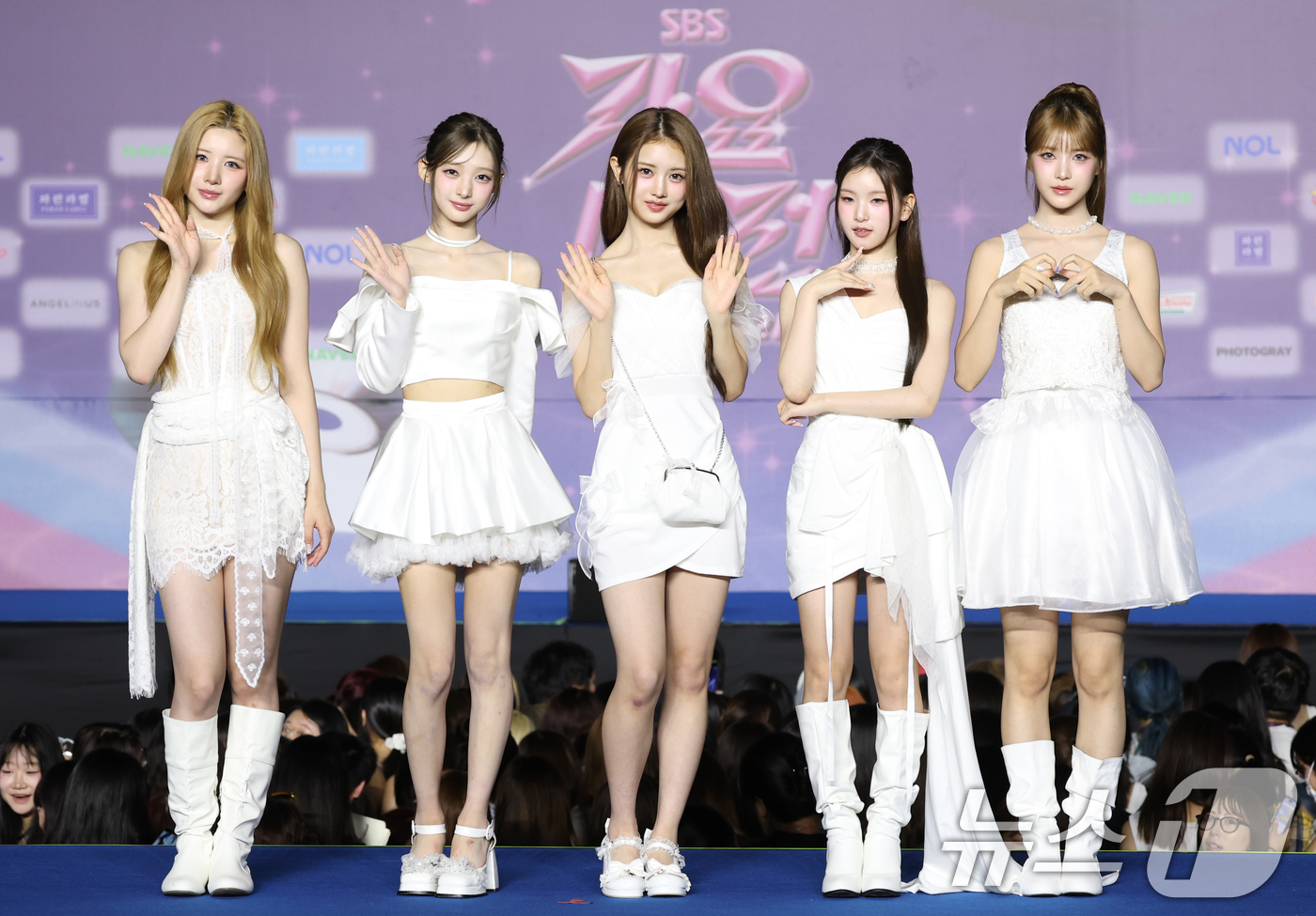 (고양=뉴스1) 권현진 기자 = 그룹 힛지스가 27일 경기도 고양시 일산서구 킨텍스 제1전시장에서 열린 ‘2025 SBS 가요대전 Summer’(이하 ‘가요대전’) 블루카펫 행사에 …