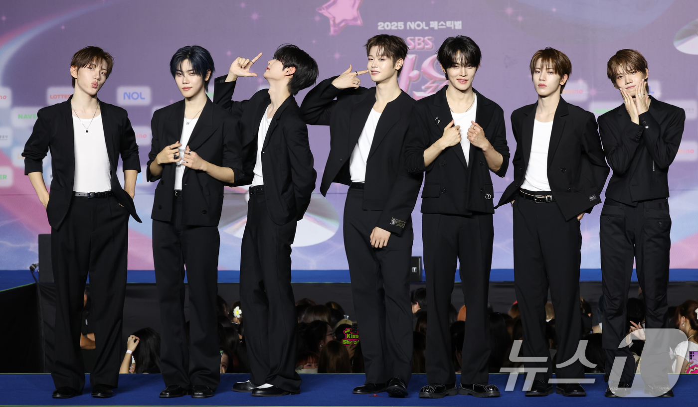 (고양=뉴스1) 권현진 기자 = 클로즈 유어 아이즈가 27일 경기도 고양시 일산서구 킨텍스 제1전시장에서 열린 ‘2025 SBS 가요대전 Summer’(이하 ‘가요대전’) 블루카펫 …