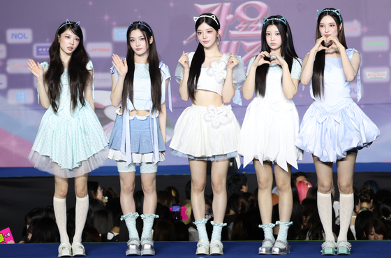 '아일릿 소속사' 빌리프랩, 뉴진스 팬덤 '팀 버니즈'에 1억 손배소…"명예훼손"