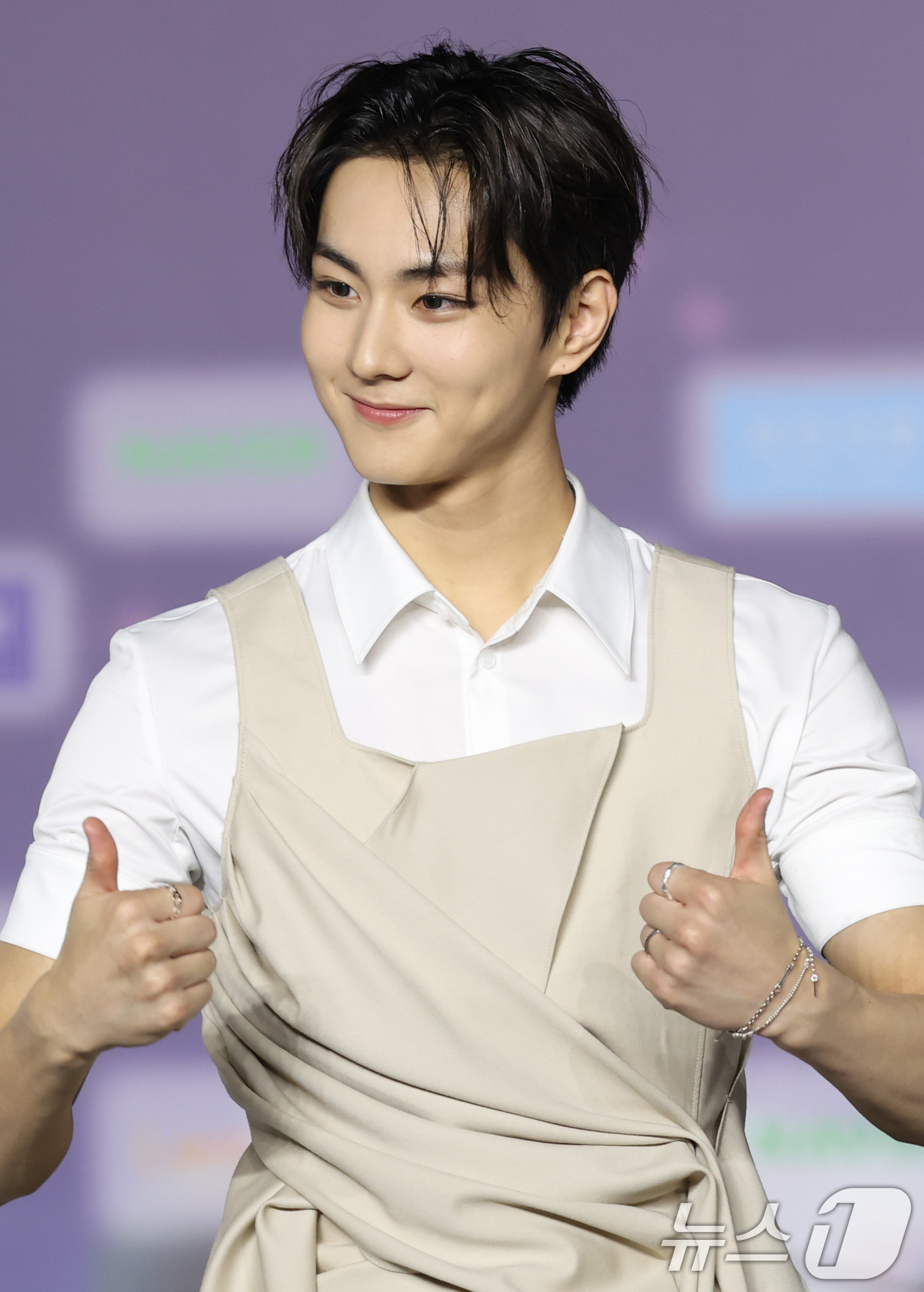 (고양=뉴스1) 권현진 기자 = 엔하이픈 정원이 27일 경기도 고양시 일산서구 킨텍스 제1전시장에서 열린 ‘2025 SBS 가요대전 Summer’(이하 ‘가요대전’) 블루카펫 행사 …