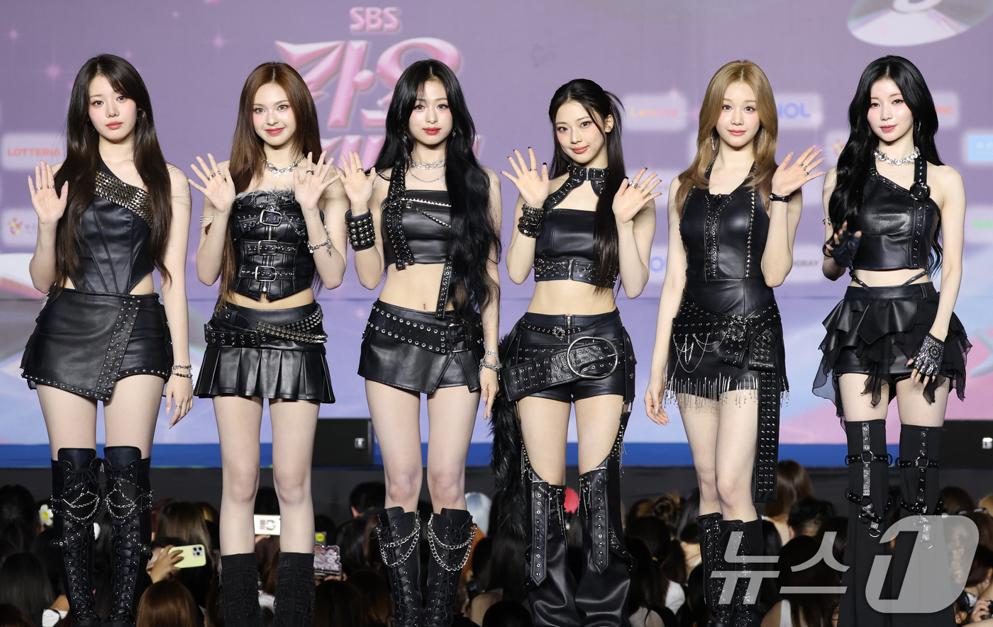 (고양=뉴스1) 권현진 기자 = 베이비몬스터가 27일 경기도 고양시 일산서구 킨텍스 제1전시장에서 열린 ‘2025 SBS 가요대전 Summer’(이하 ‘가요대전’) 블루카펫 행사에 …