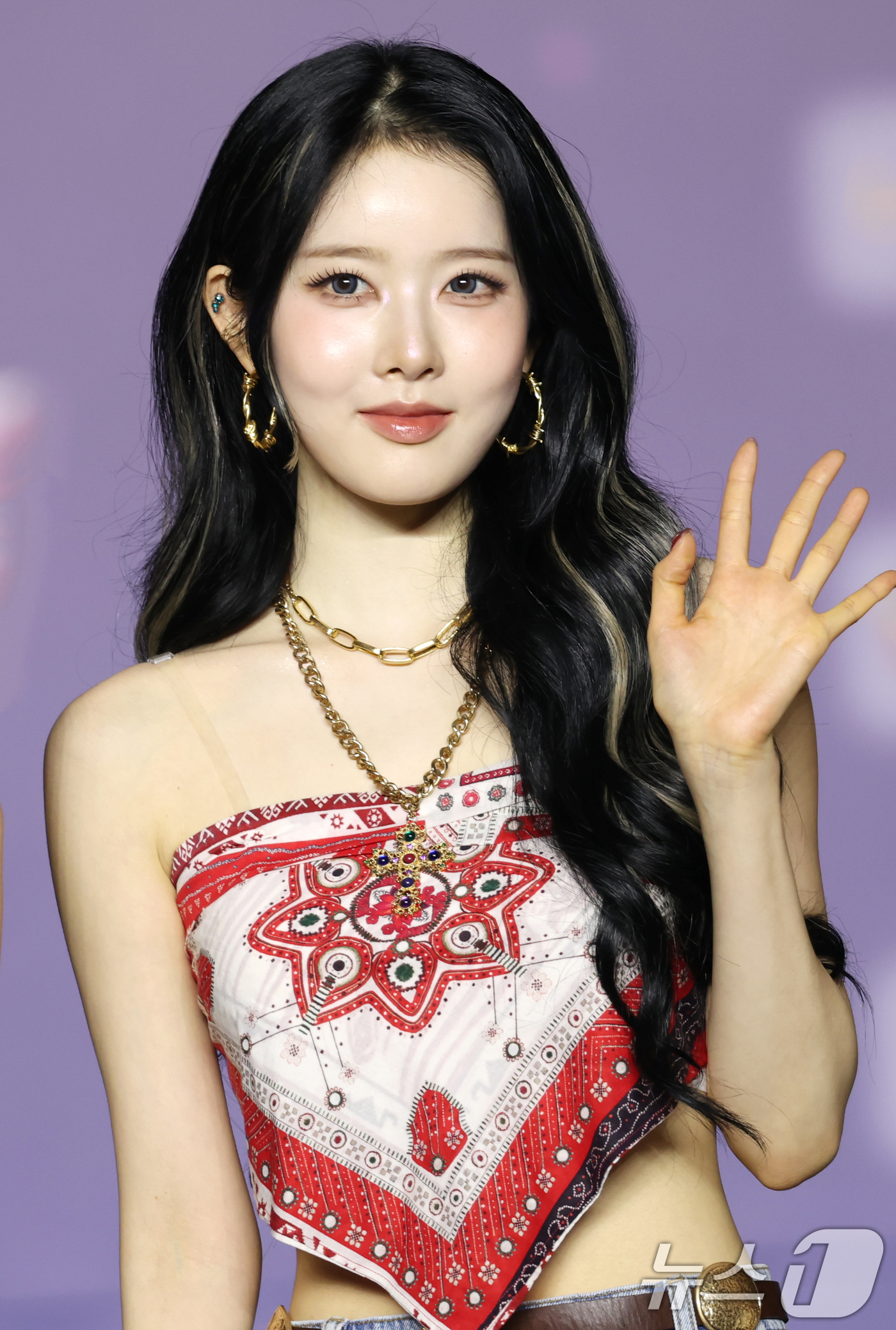 (고양=뉴스1) 권현진 기자 = 스테이씨 시은이 27일 경기도 고양시 일산서구 킨텍스 제1전시장에서 열린 ‘2025 SBS 가요대전 Summer’(이하 ‘가요대전’) 블루카펫 행사 …