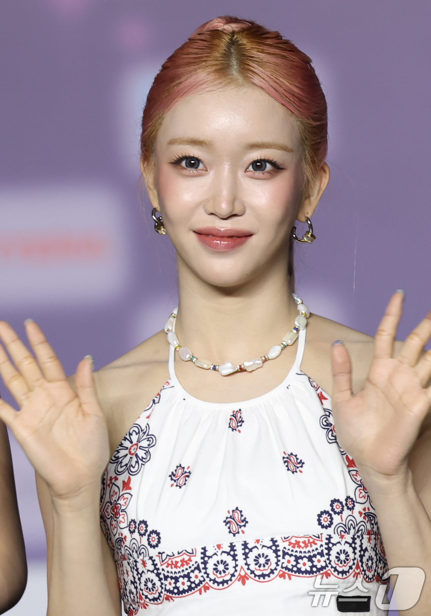 (고양=뉴스1) 권현진 기자 = 스테이씨 수민이 27일 경기도 고양시 일산서구 킨텍스 제1전시장에서 열린 ‘2025 SBS 가요대전 Summer’(이하 ‘가요대전’) 블루카펫 행사 …