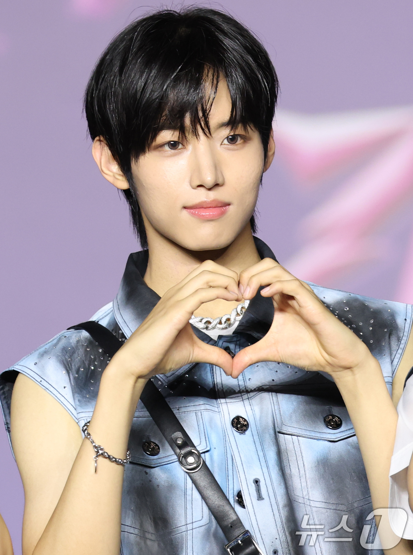 (고양=뉴스1) 권현진 기자 = 아이딧 장용훈이 27일 경기도 고양시 일산서구 킨텍스 제1전시장에서 열린 ‘2025 SBS 가요대전 Summer’(이하 ‘가요대전’) 블루카펫 행사 …