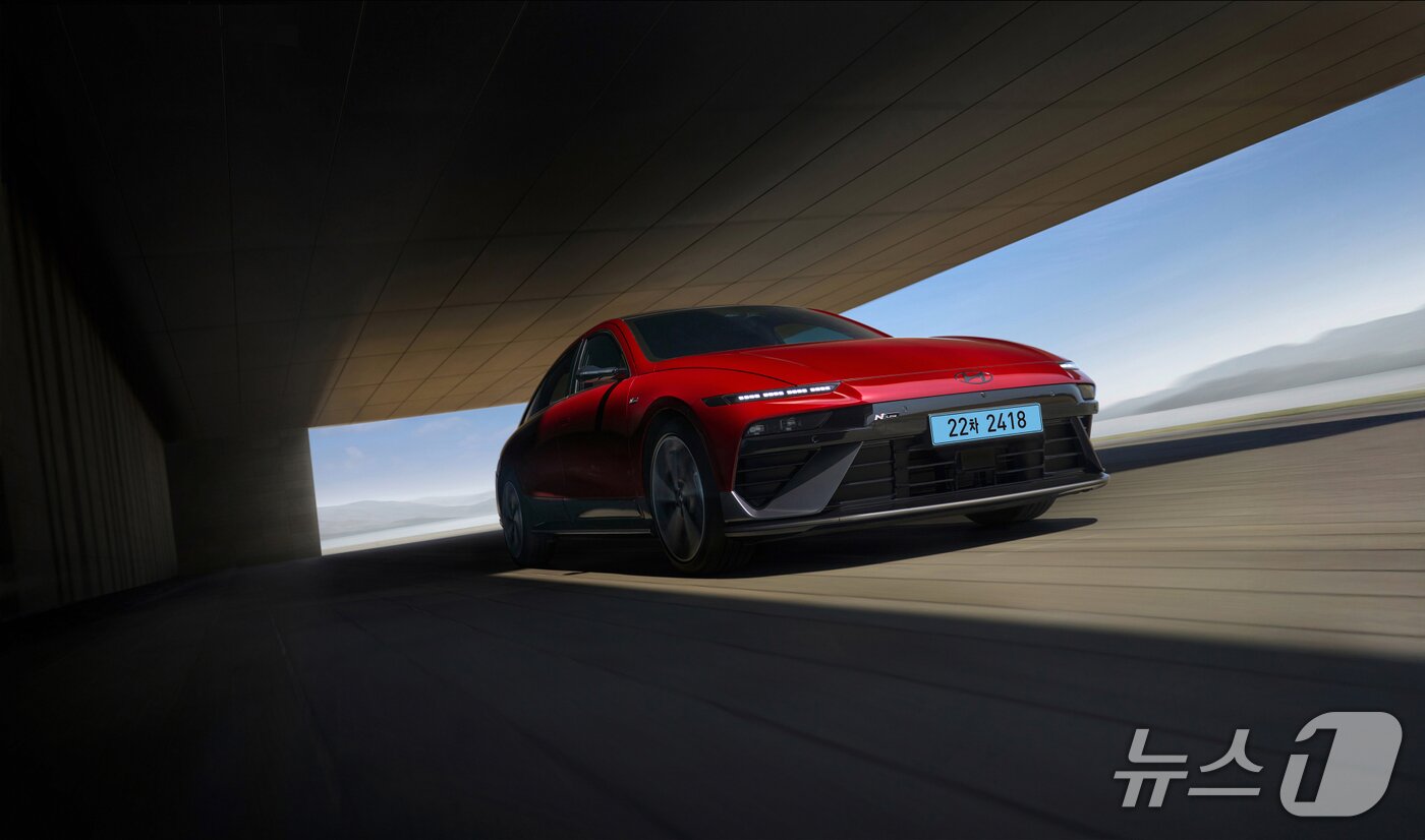 본문 이미지 - 현대차 '더 뉴 아이오닉 6'.(현대차 제공) 