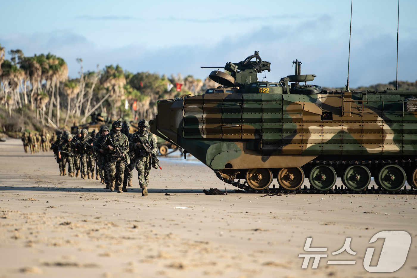 (서울=뉴스1) 이연주 기자 = 해병대는 지난 27일까지 호주 북동부 일대에서 미국, 호주 등과 함께 '25년 탈리스만 세이버 연합훈련'에 참가해 연합작전 수행능력을 향상했다고 2 …