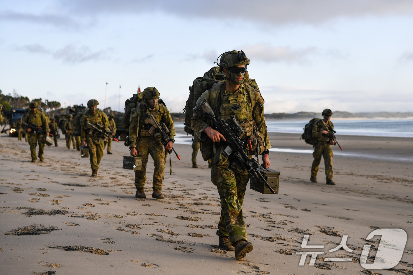 (서울=뉴스1) 이연주 기자 = 해병대는 지난 27일까지 호주 북동부 일대에서 미국, 호주 등과 함께 '25년 탈리스만 세이버 연합훈련'에 참가해 연합작전 수행능력을 향상했다고 2 …