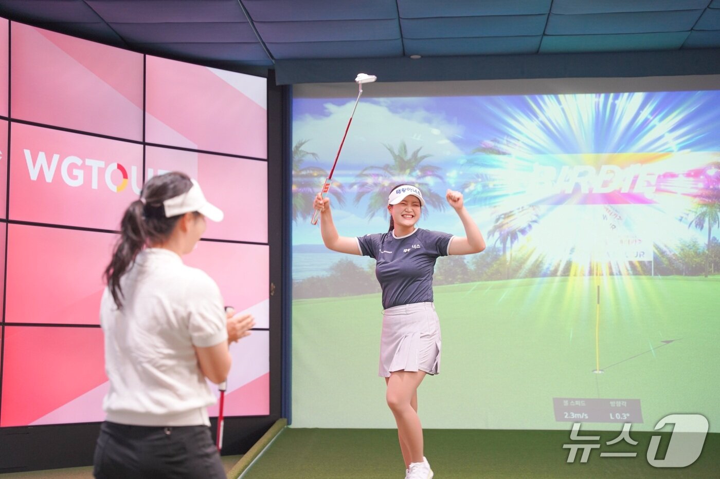 본문 이미지 - 롯데렌터카 WG투어 우승을 차지한 홍현지 (골프존 제공)