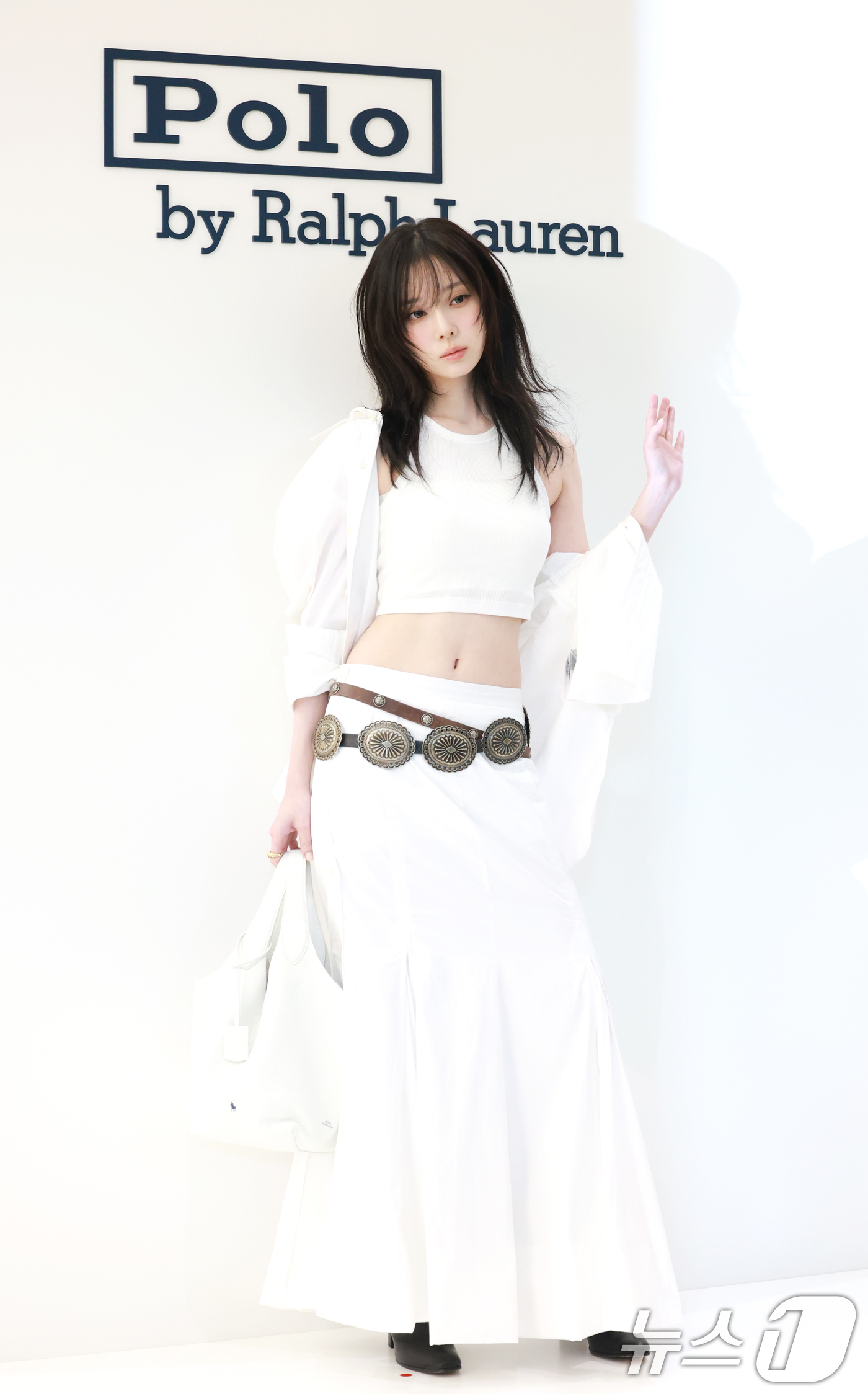 (판교=뉴스1) 권현진 기자 = 에스파 윈터가 28일 오전 경기도 성남시 분당구 현대백화점 판교점에서 열린 폴로 랄프 로렌 '폴로 플레이 백' 팝업스토어 오픈 행사에 참석해 포즈를 …